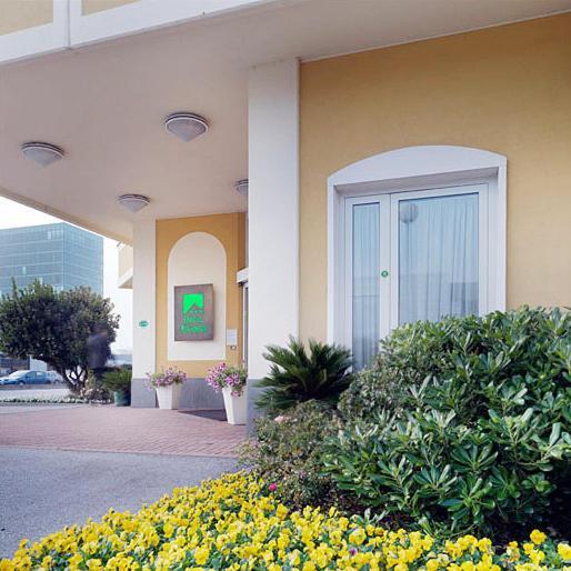 Piramidi Hotel Torri di Quartesolo Esterno foto